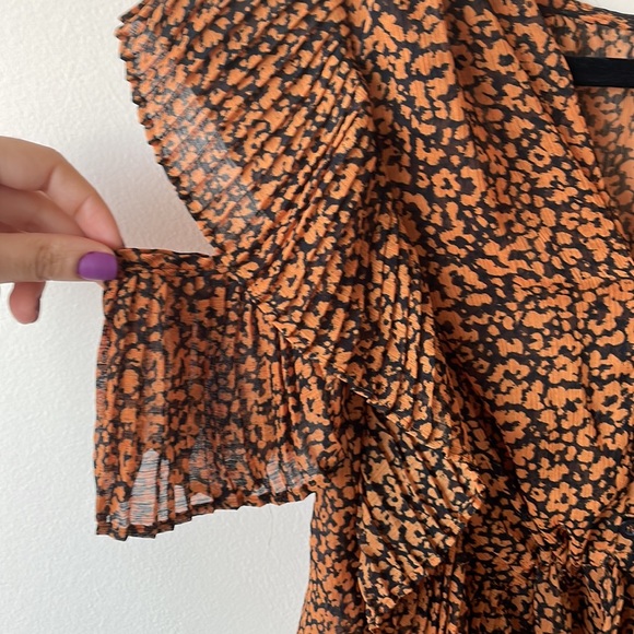 Topshop - orange and black top size 2 - Picture 6 of 6